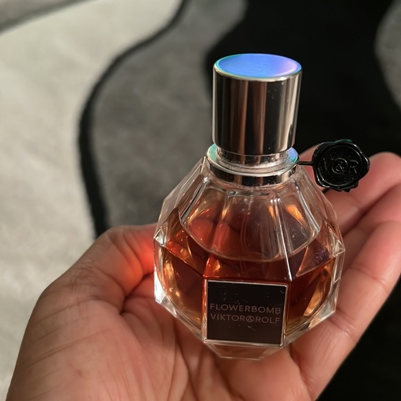 Vicktor & Rolf 🌸 Flowerbomb - Picture 3 of 7
